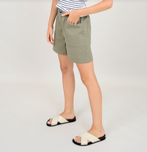 Load image into Gallery viewer, SERA STRETCH TWILL SHORTS
