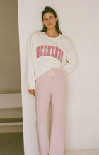 Load image into Gallery viewer, OVERSIZED WEEKENDS SWEATSHIRT
