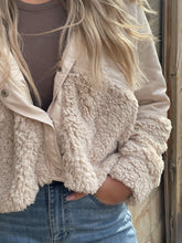Load image into Gallery viewer, Aubry Jacket
