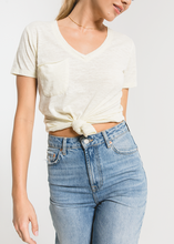 Load image into Gallery viewer, AIRY SLUB POCKET TEE
